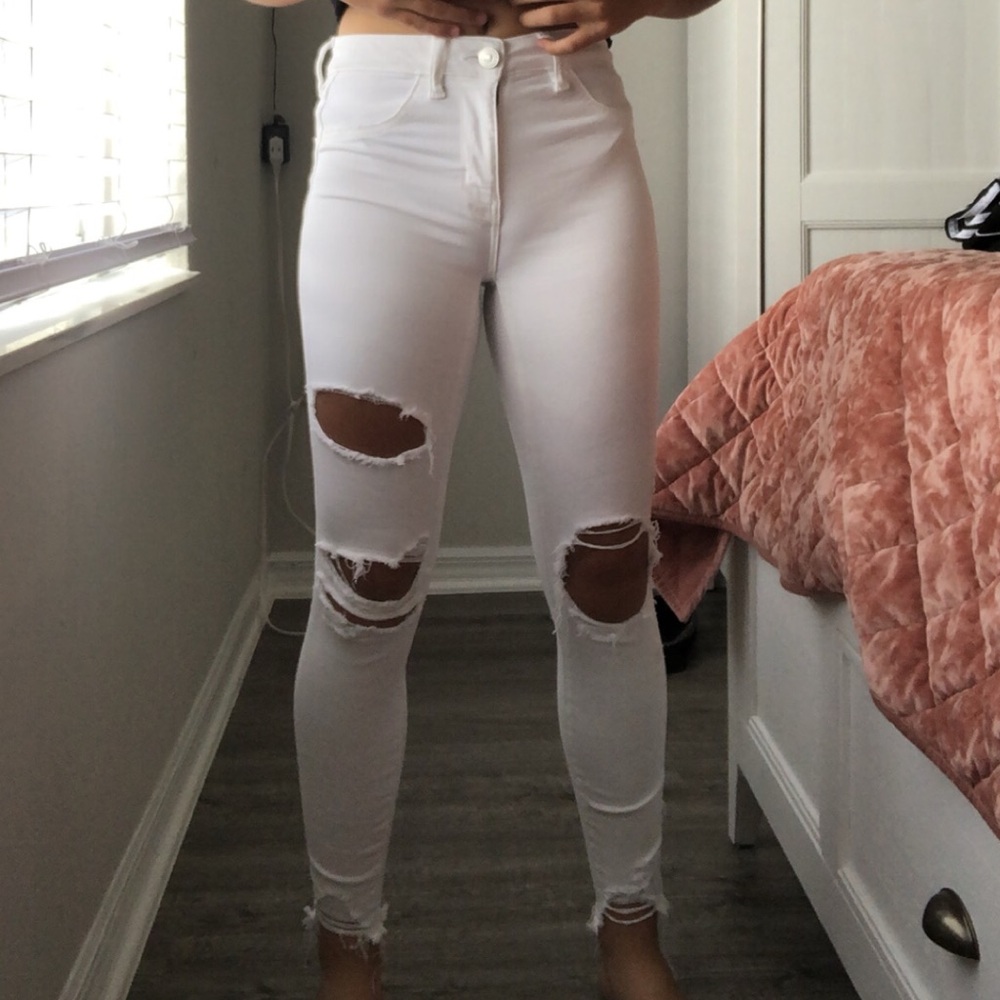 White Ripped American Eagle Jeans